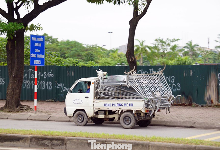 Cảnh sát dựng rào chuẩn bị trước giờ bóng lăn trận Việt Nam - Thái Lan ảnh 8
