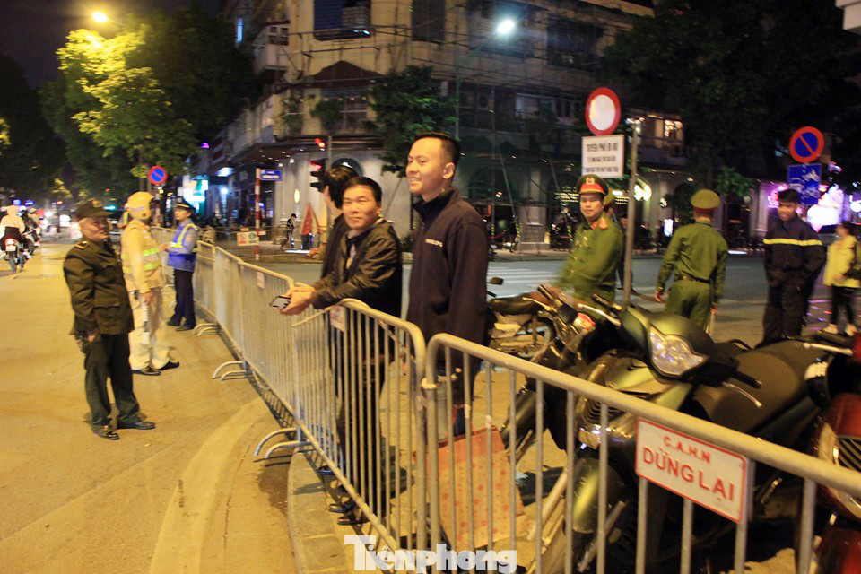 Cảnh sát trắng đêm chống đua sau chiến thắng của Việt Nam trước UAE ảnh 12