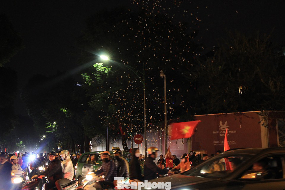 Cảnh sát trắng đêm chống đua sau chiến thắng của Việt Nam trước UAE ảnh 7