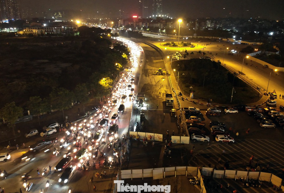 An ninh thắt chặt quanh sân Mỹ Đình trước giờ bóng lăn ảnh 1