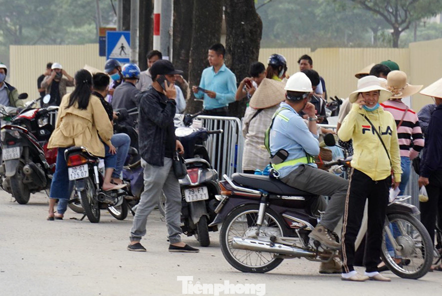 Dân phe 'hét vé' trận Việt Nam - Thái Lan gấp 10 lần giá gốc ảnh 2