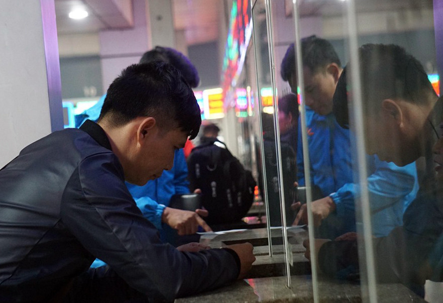 Bến xe 'ế' khách, cửa ngõ Hà Nội thông thoáng chiều cuối năm ảnh 4