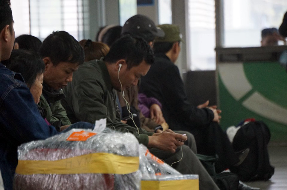 Bến xe 'ế' khách, cửa ngõ Hà Nội thông thoáng chiều cuối năm ảnh 5