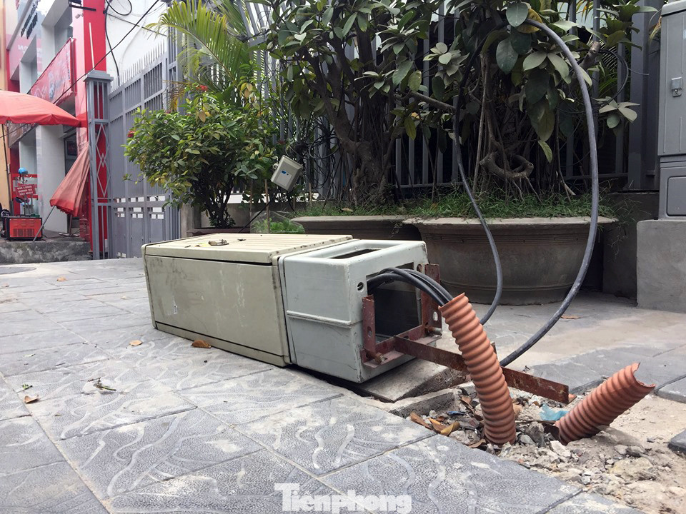 Bẫy 'tử thần' trên tuyến đường nghìn tỷ ở Hà Nội vừa thông xe ảnh 10