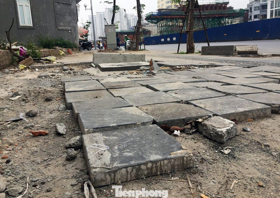 Bẫy 'tử thần' trên tuyến đường nghìn tỷ ở Hà Nội vừa thông xe ảnh 14