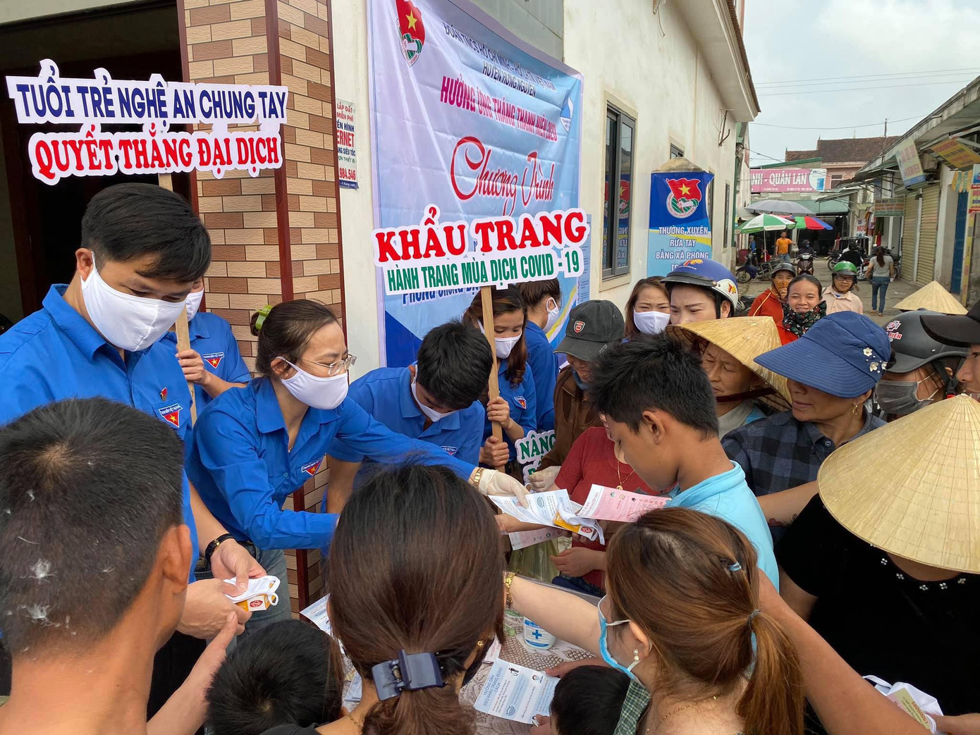 Đội phản ứng nhanh phòng chống dịch Covid-19 ảnh 2