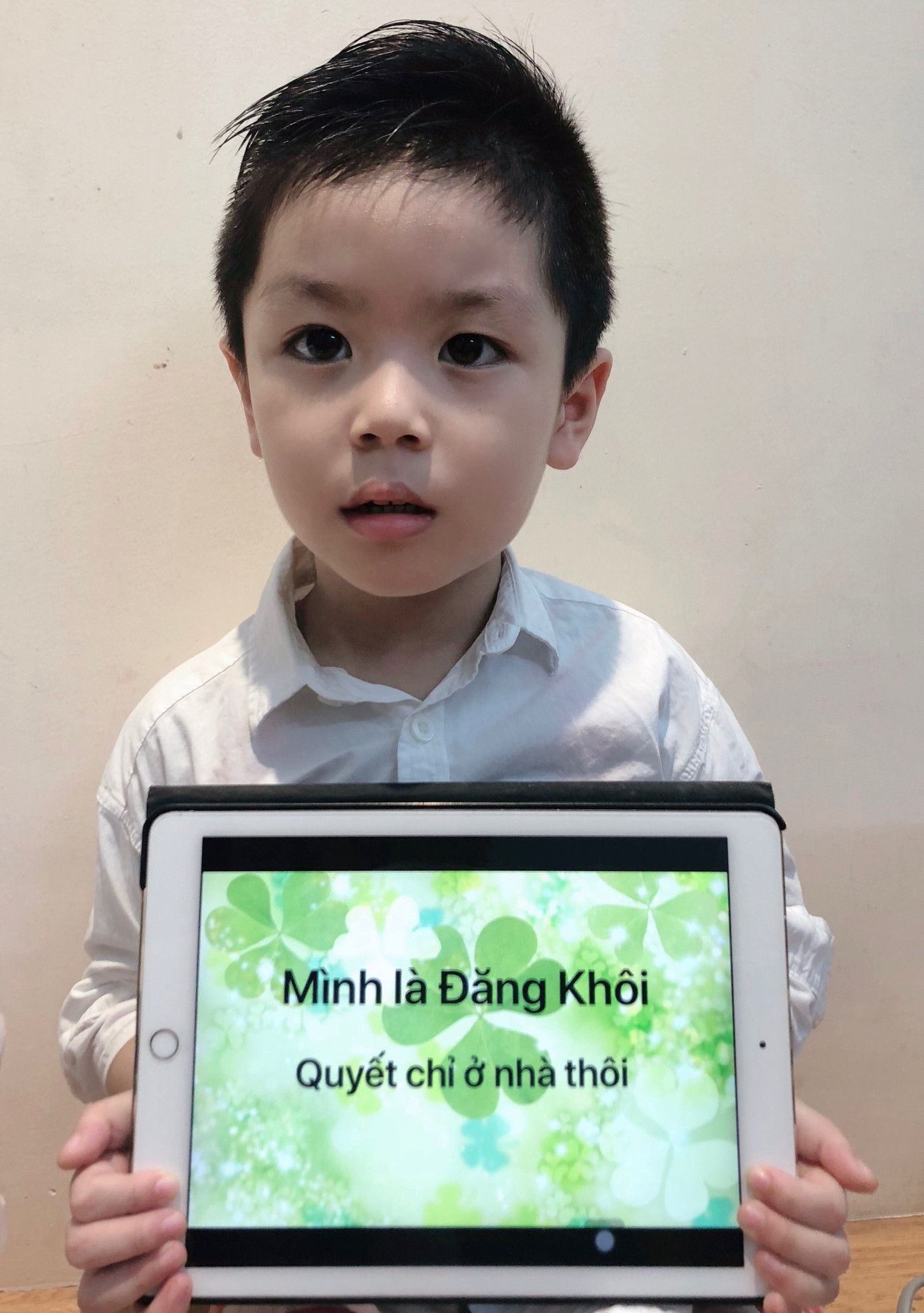 Thú vị trào lưu thử thách ảnh chiến thắng COVID-19 ảnh 7