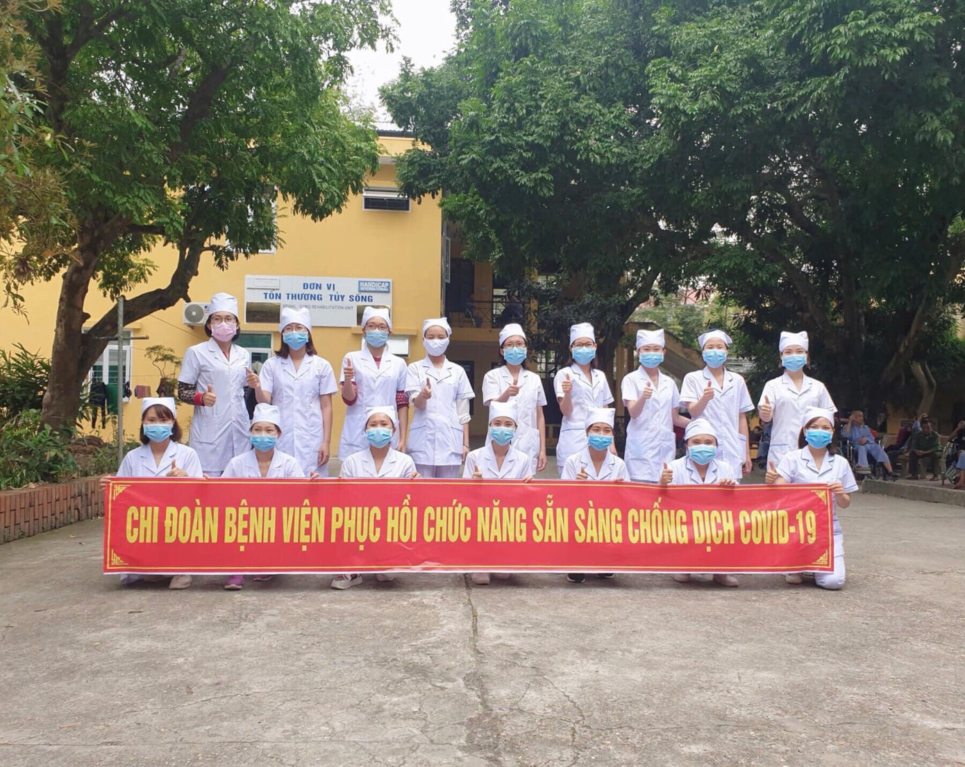 Y, bác sĩ nhảy ‘Ghen – Cô vy’ tuyên truyền chống Covid-19 ảnh 2