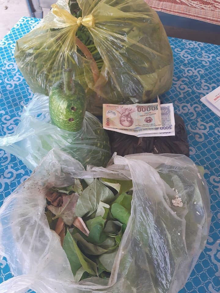 Cụ ông 89 tuổi mang gạo, rau và 20.000 đồng ủng hộ chống COVID-19 ở khu cách ly Hà Tĩnh ảnh 1