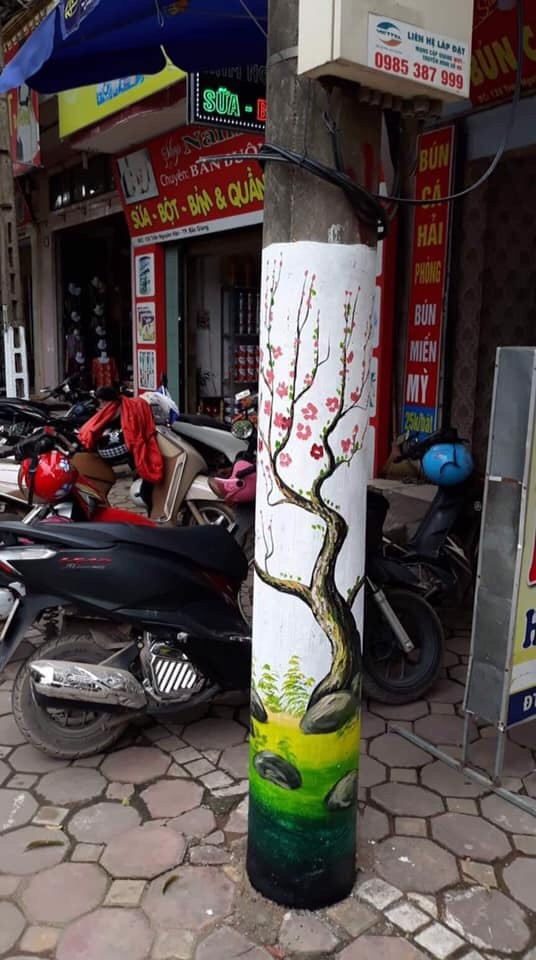 Đoàn viên thanh niên 'thay áo mới' cho cột điện ảnh 7