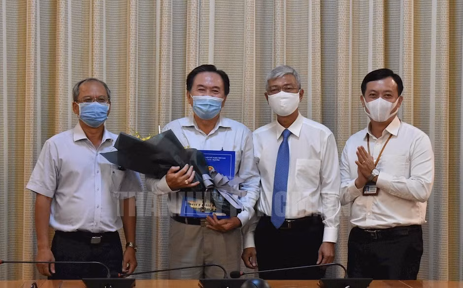 Sau vụ ĐBQH có quốc tịch Síp, TPHCM ‘nhắc’ lãnh đạo DN nhà nước tuân thủ pháp luật ảnh 3