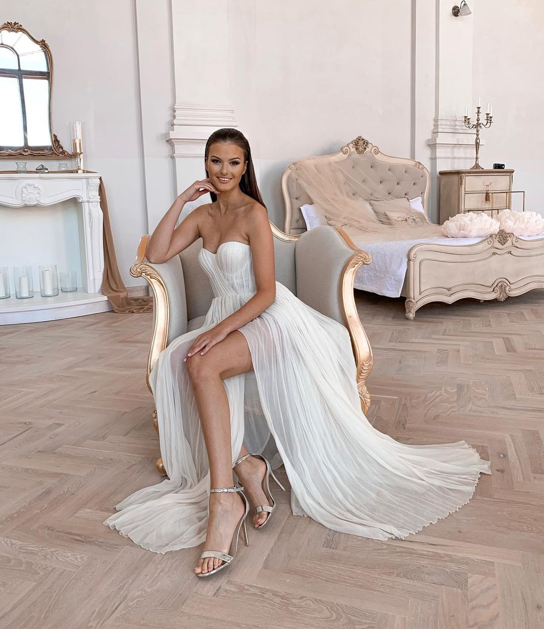 Nhan sắc nóng bỏng của Hoa hậu Hoàn vũ CH Czech 2020 ảnh 5