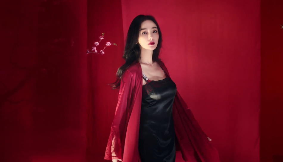 Dương Mịch hờ hững nội y, khoe hình thể nuột nà không tì vết ảnh 2