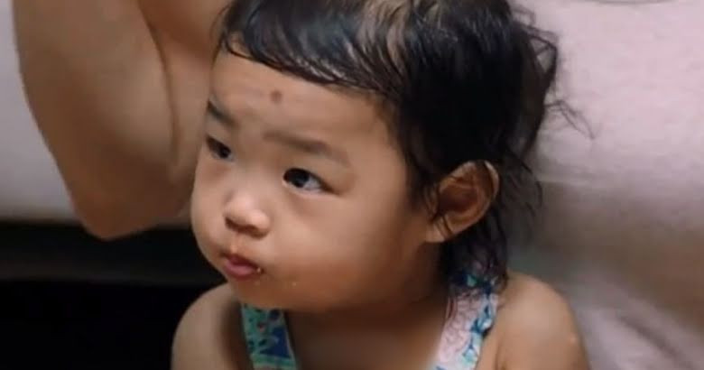 Sao Hàn đau lòng đồng loạt xin lỗi bé gái 16 tháng tuổi bị bạo hành đến chết ảnh 1