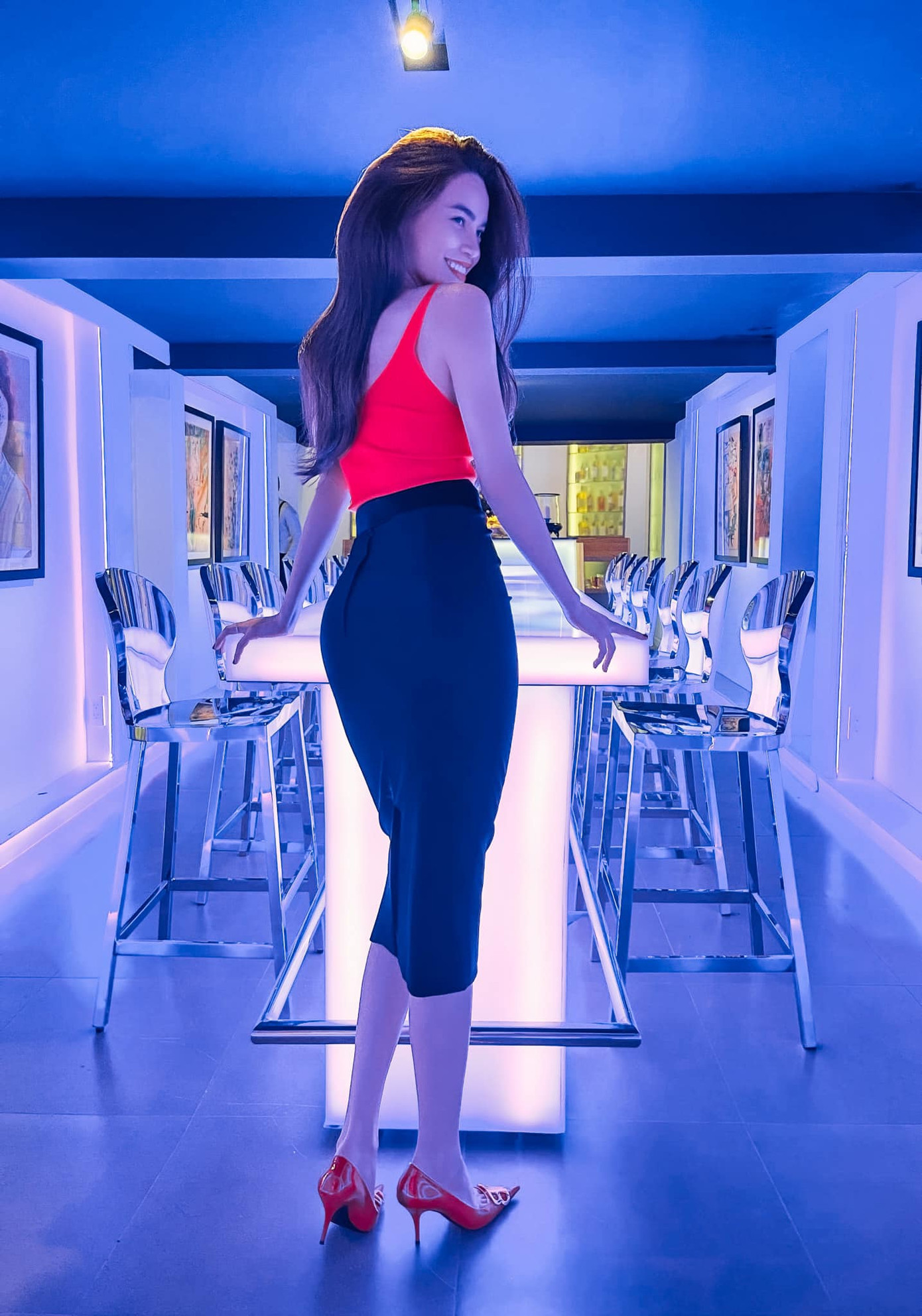 Hồ Ngọc Hà ‘thả dáng’ với đồ bơi, khoe thân hình nuột nà khó tin sau sinh 2 tháng ảnh 5