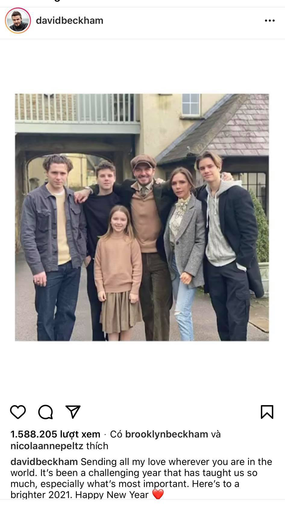 Sao quốc tế đón 2021: Stella Maxwell bán nude giữa tuyết, Ronaldo bên gia đình ảnh 10