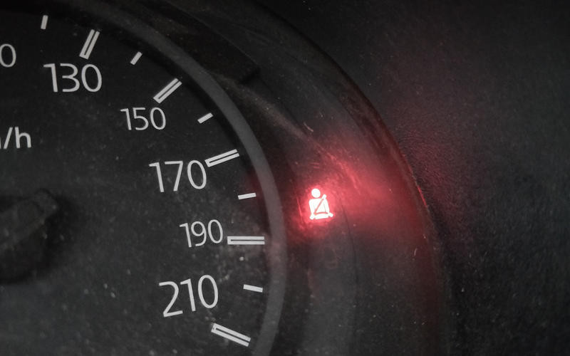 Những thói quen tai hại khi lái xe ảnh 5