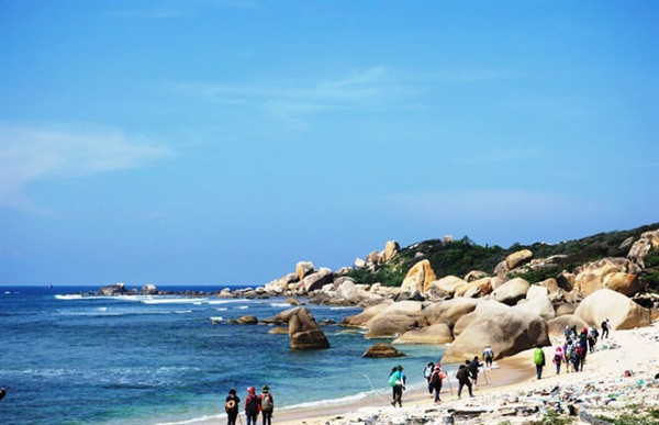 Biên phòng Khánh Hòa đề nghị chấm dứt du lịch tự phát đến cực Đông ảnh 1