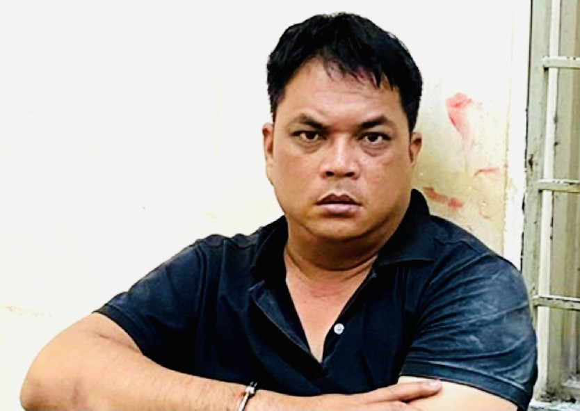 Tạm giữ hàng chục đối tượng tham gia cờ bạc, đá gà trên đường Võ Văn Kiệt ảnh 1