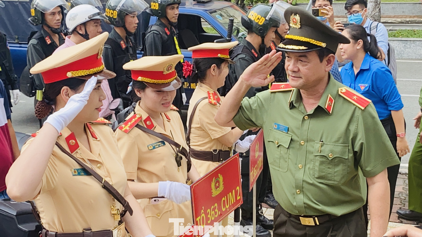 Thiếu tướng Lê Hồng Nam phát động ra quân trấn áp tội phạm ảnh 1