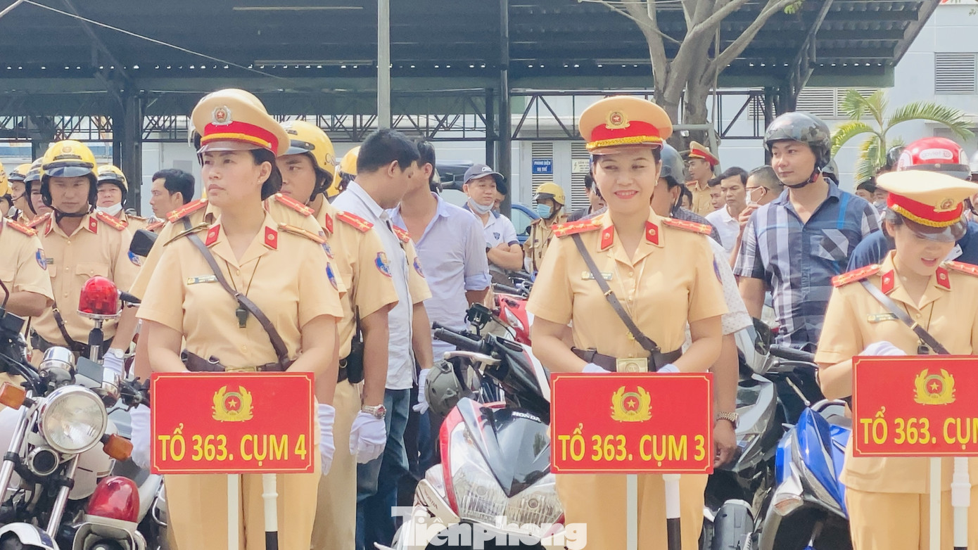 Thiếu tướng Lê Hồng Nam phát động ra quân trấn áp tội phạm ảnh 15