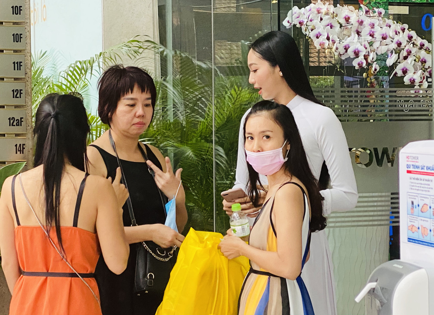 Những khoảnh khắc đẹp bên lề sơ khảo Hoa hậu Việt Nam 2020 ảnh 3