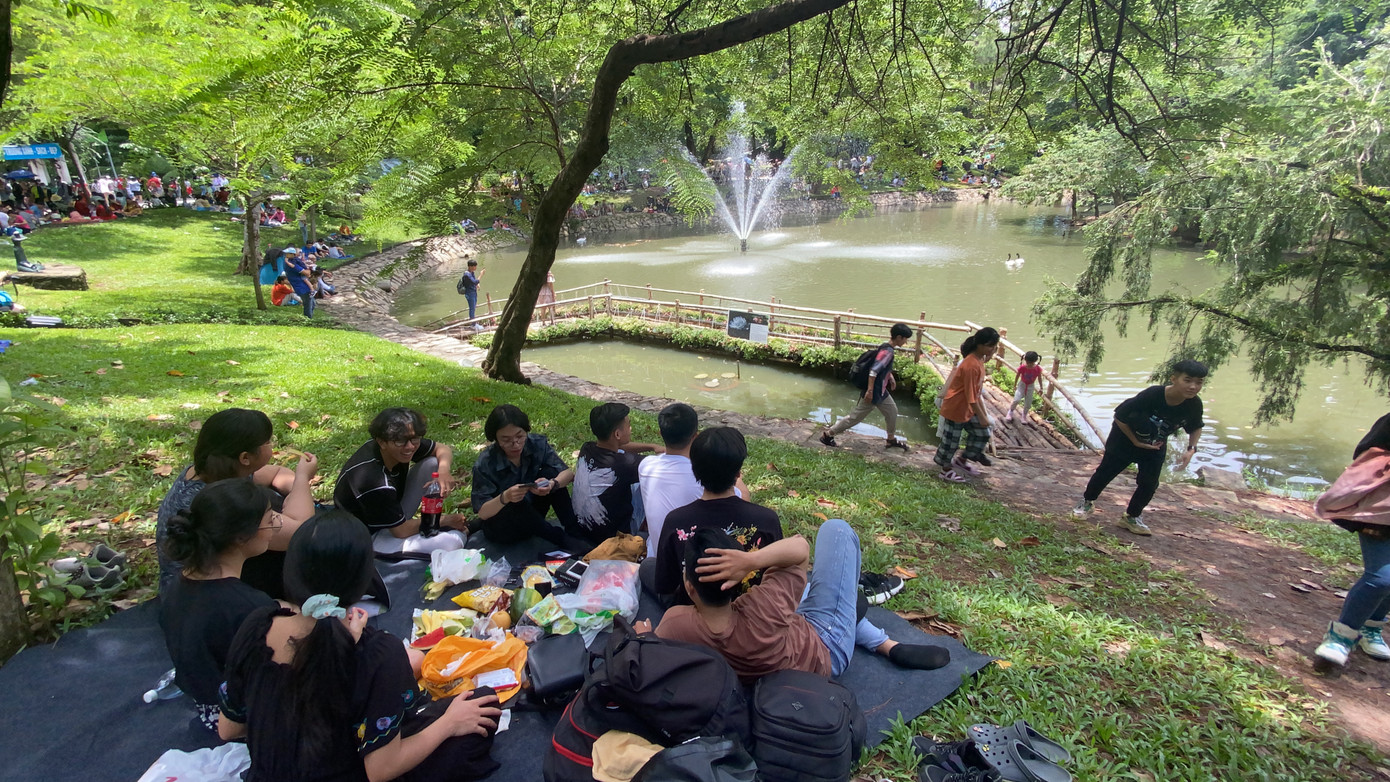 Người dân nườm nượp đổ về Thảo Cầm Viên ngày Quốc khánh ảnh 14