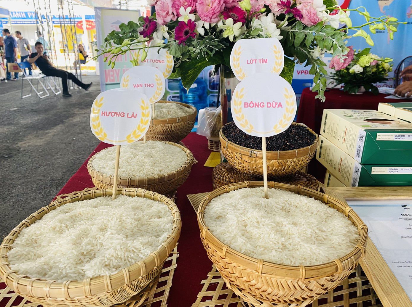 Phát thèm với đặc sản khắp cả nước đổ về TPHCM sau dịch COVID-19 ảnh 6