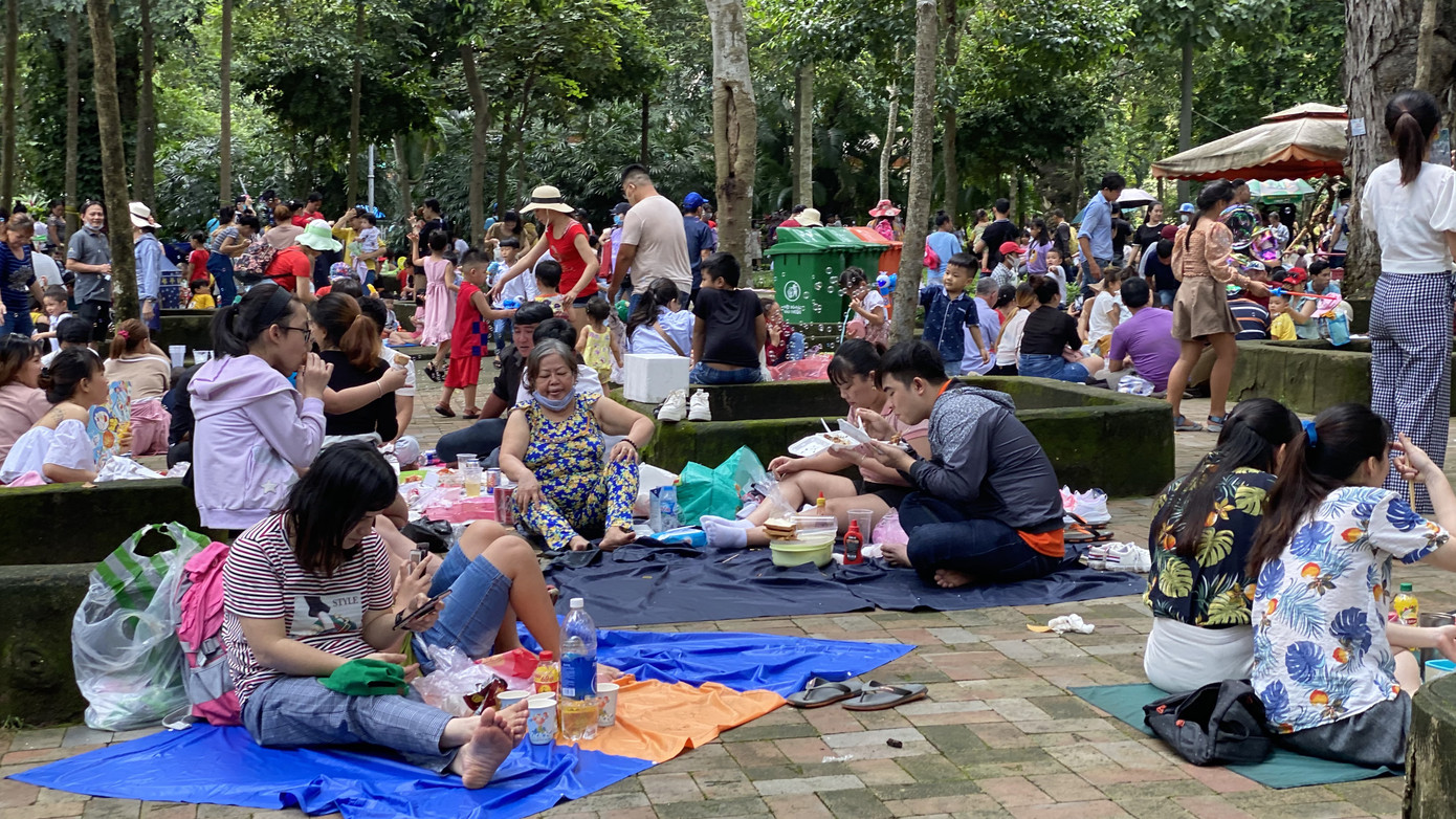 Người dân nườm nượp đổ về Thảo Cầm Viên ngày Quốc khánh ảnh 9