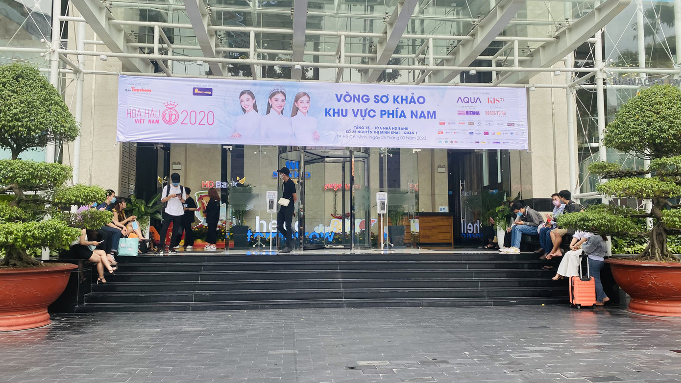 Những khoảnh khắc đẹp bên lề sơ khảo Hoa hậu Việt Nam 2020 ảnh 1