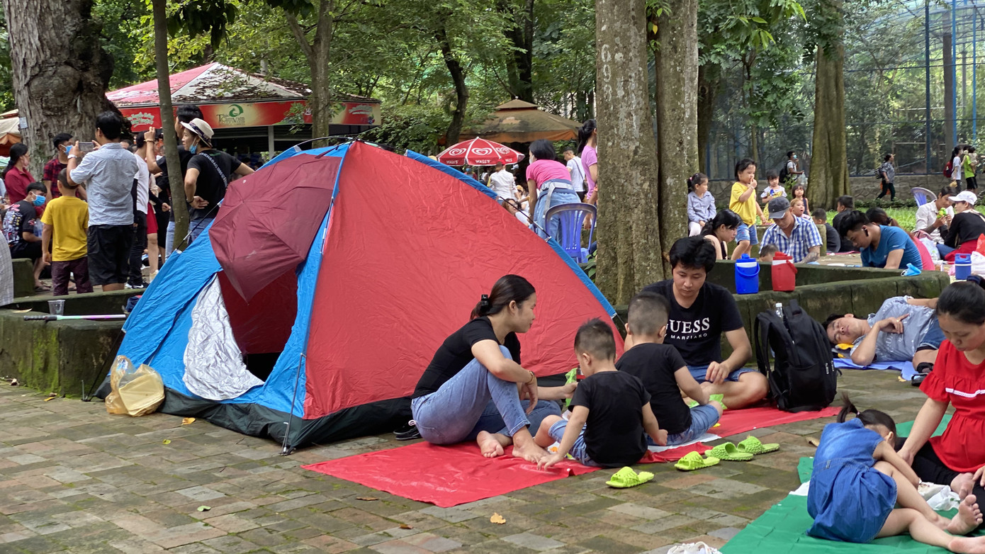 Người dân nườm nượp đổ về Thảo Cầm Viên ngày Quốc khánh ảnh 10