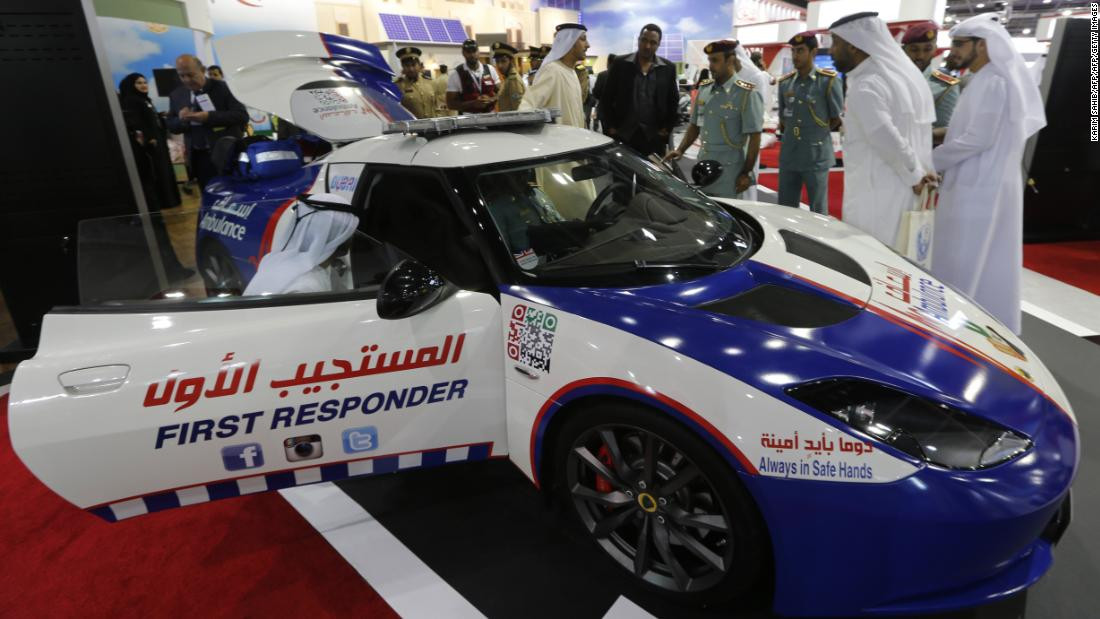 Đội xe cứu thương, xe cảnh sát 'sang chảnh' của Dubai ảnh 1
