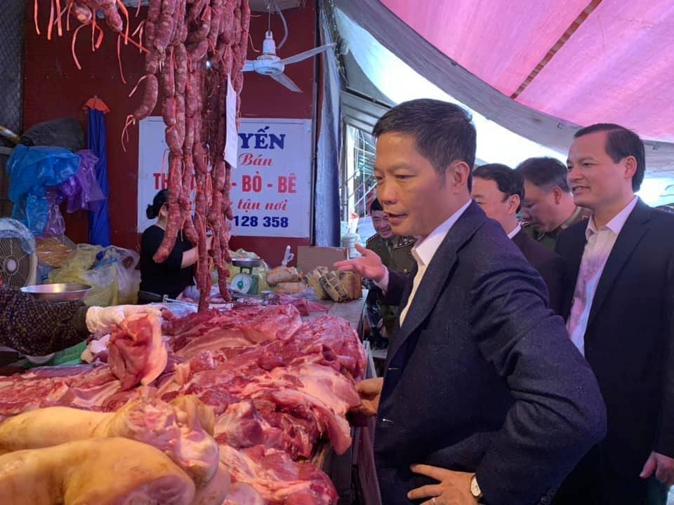 Bộ trưởng Công Thương mua gà, kiểm tra tình hình thị trường Tết tại Lạng Sơn ảnh 2