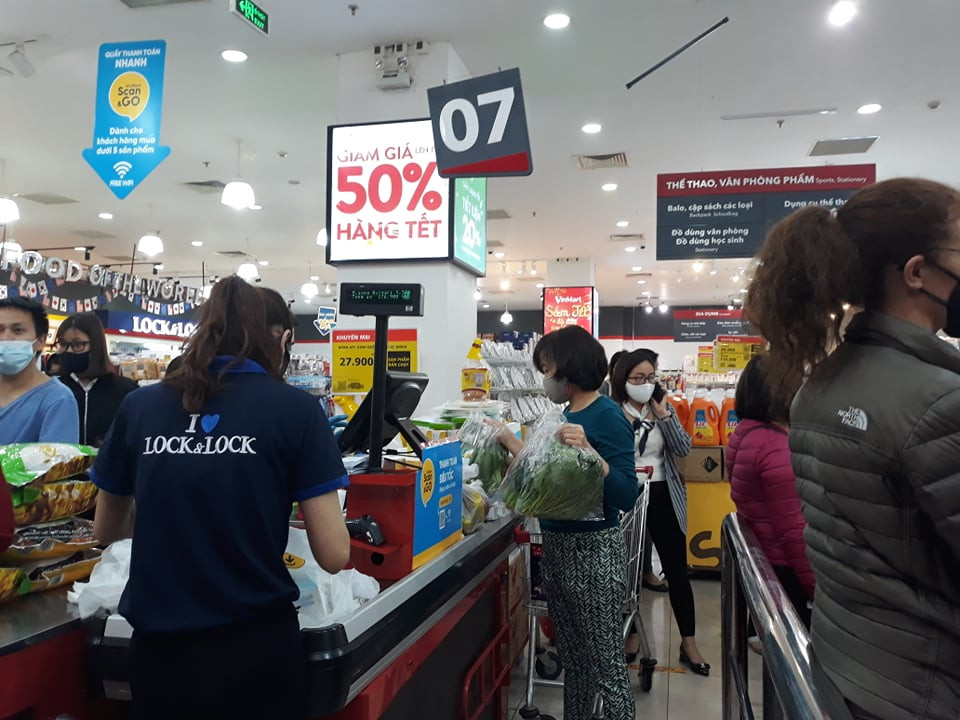 Mở hàng loạt điểm bán lưu động, dã chiến phục vụ người dân ảnh 1