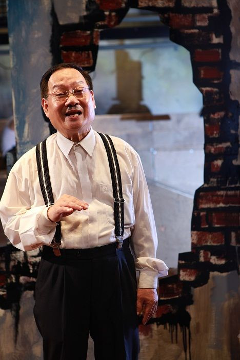 Cuộc sống 'hai mặt' của NSND Tiến Đạt - Tài cáo già trong 'Cô gái nhà người ta' ảnh 2