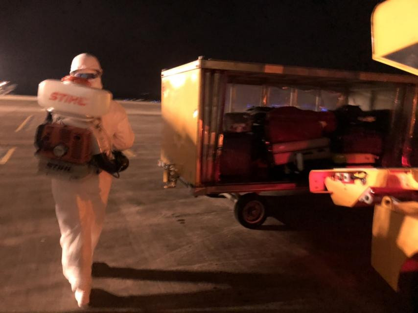 30 người Việt từ Vũ Hán về tới Vân Đồn ảnh 3