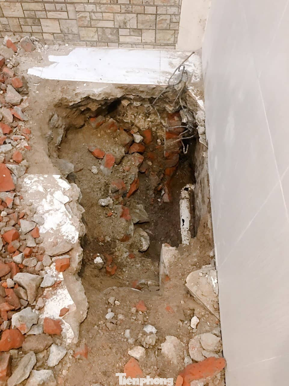 Tận thấy khu dân cư Hà Nội ‘ngập’ nước thải bởi công trình sai phạm ảnh 4