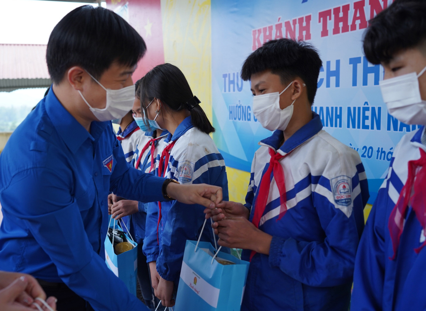 Thư viện sáng tạo gieo niềm vui, thắp tri thức cho học sinh miền núi ảnh 3