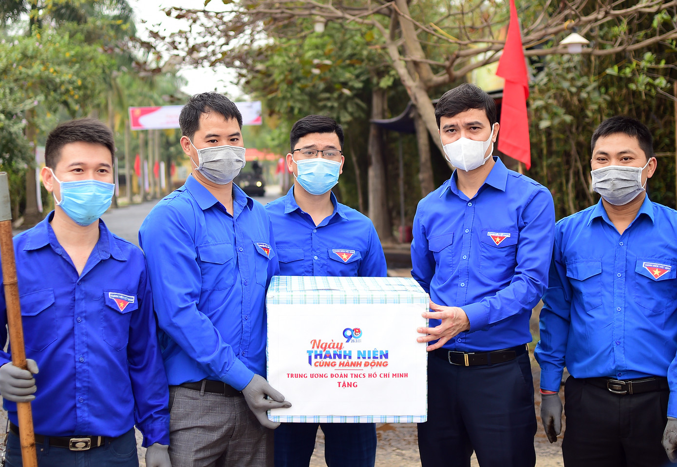 'Ngày thanh niên cùng hành động' thực hiện 1.500 công trình, phần việc ảnh 12