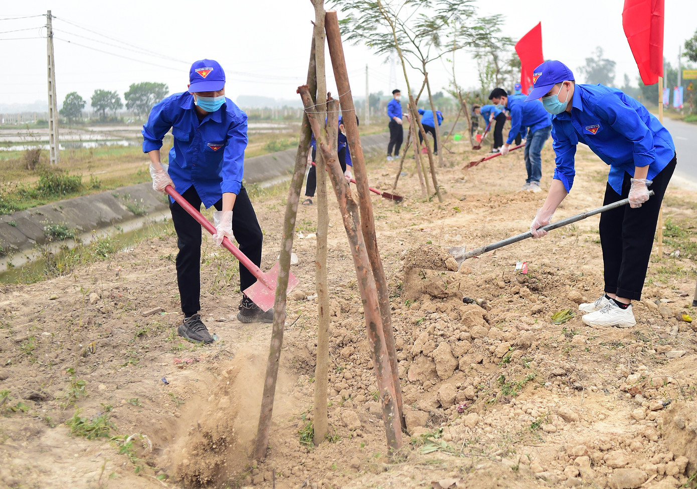 'Ngày thanh niên cùng hành động' thực hiện 1.500 công trình, phần việc ảnh 7