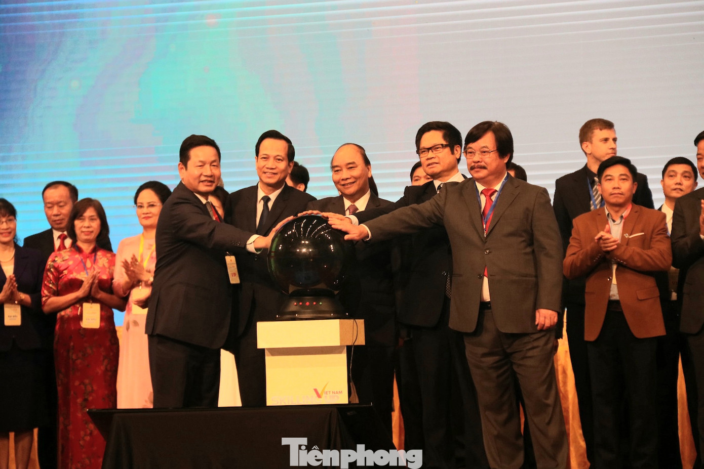 Thủ tướng chủ trì Diễn đàn Nâng tầm kỹ năng lao động Việt Nam ảnh 1