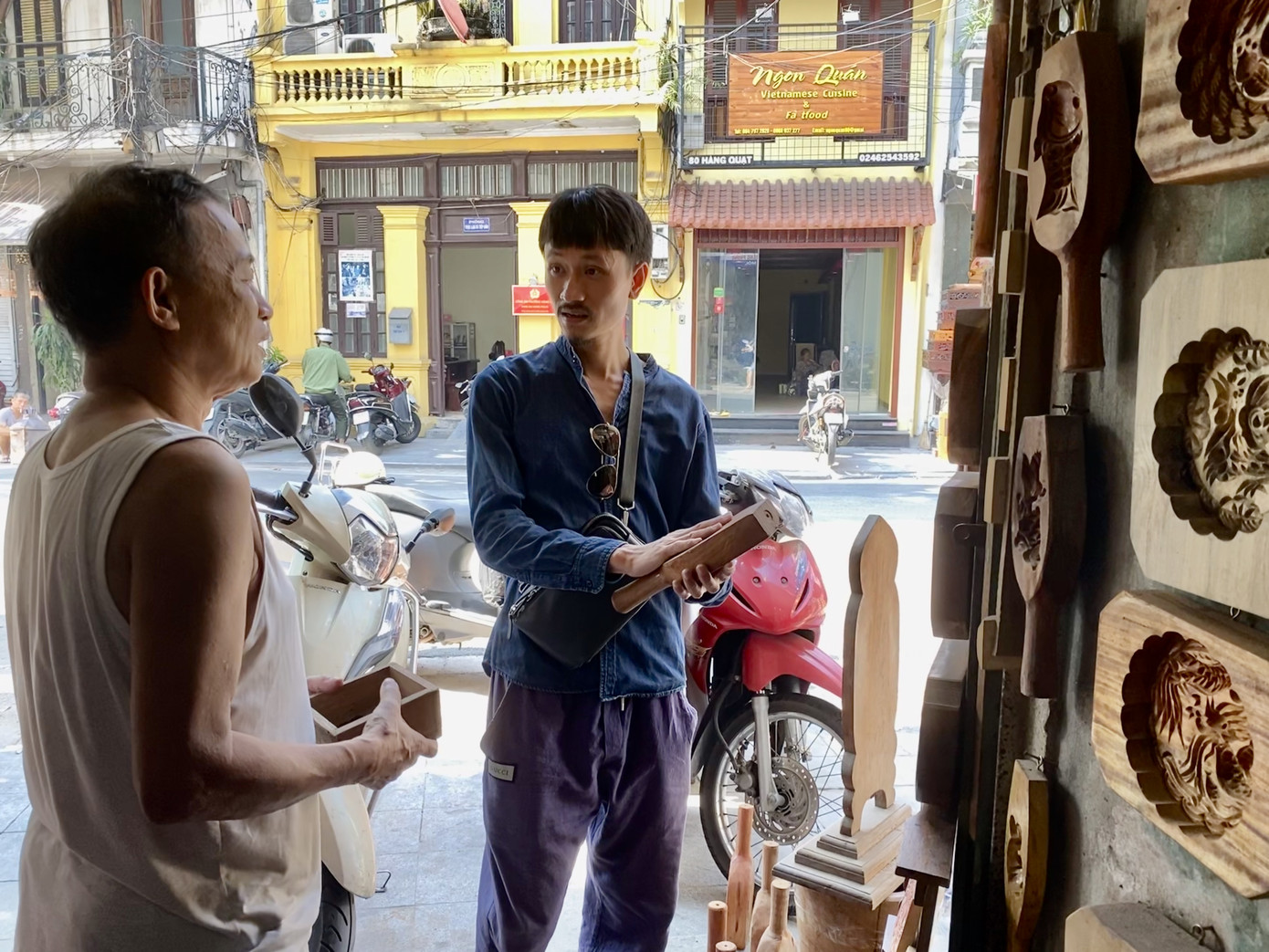 Triết lý ‘ngược đời’ của người thợ Hà thành 40 năm làm khuôn bánh Trung thu ảnh 3