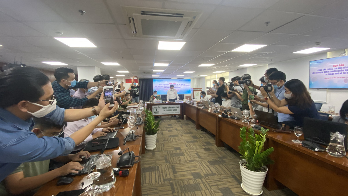 Công an TPHCM nói lý do khởi tố vụ tiếp viên hàng không làm lây lan COVID-19 ảnh 3