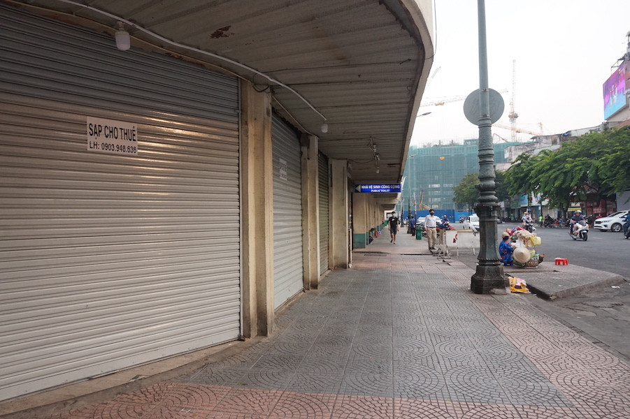 Cuối năm, chợ Bến Thành đìu hiu ngóng khách ảnh 4