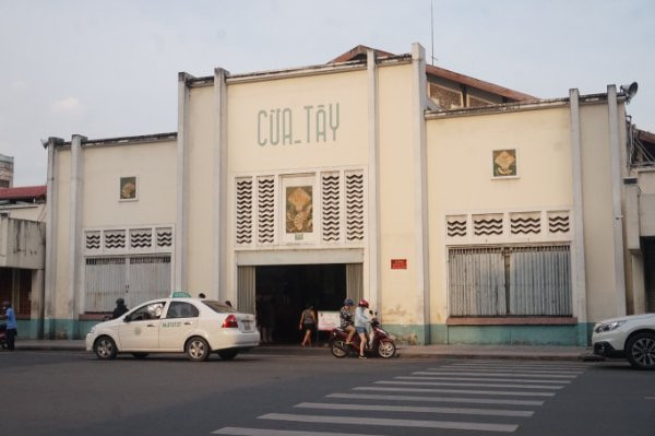 Cuối năm, chợ Bến Thành đìu hiu ngóng khách ảnh 2