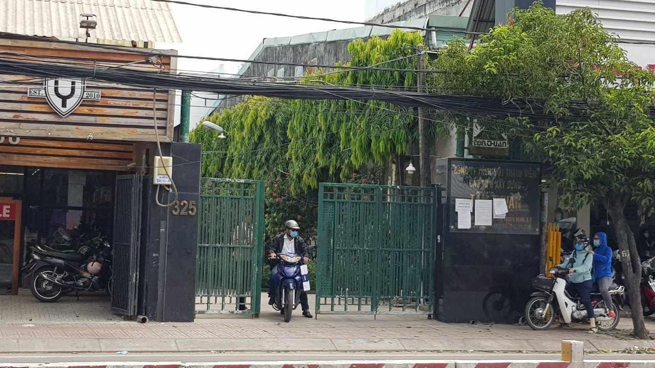 Clip khám xét nơi làm việc của phó tổng giám đốc Cty Tân Thuận và thuộc cấp ảnh 6