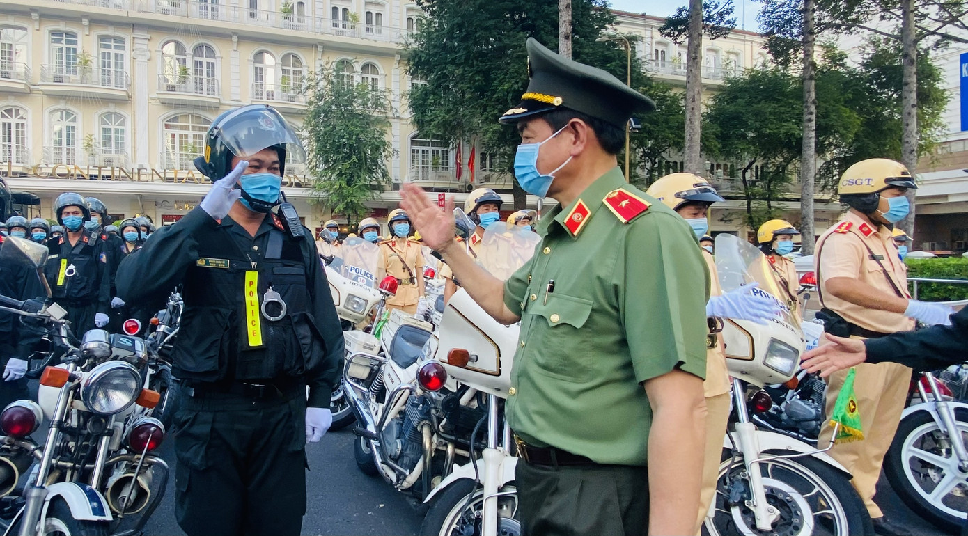 Nhìn gần xe đặc chủng Công an TPHCM trấn áp tội phạm ảnh 16