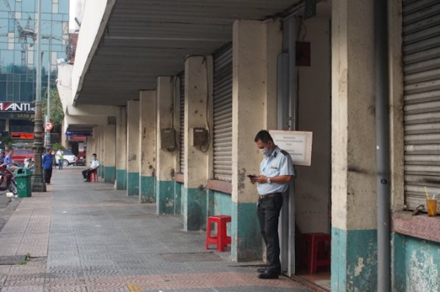 Cuối năm, chợ Bến Thành đìu hiu ngóng khách ảnh 3