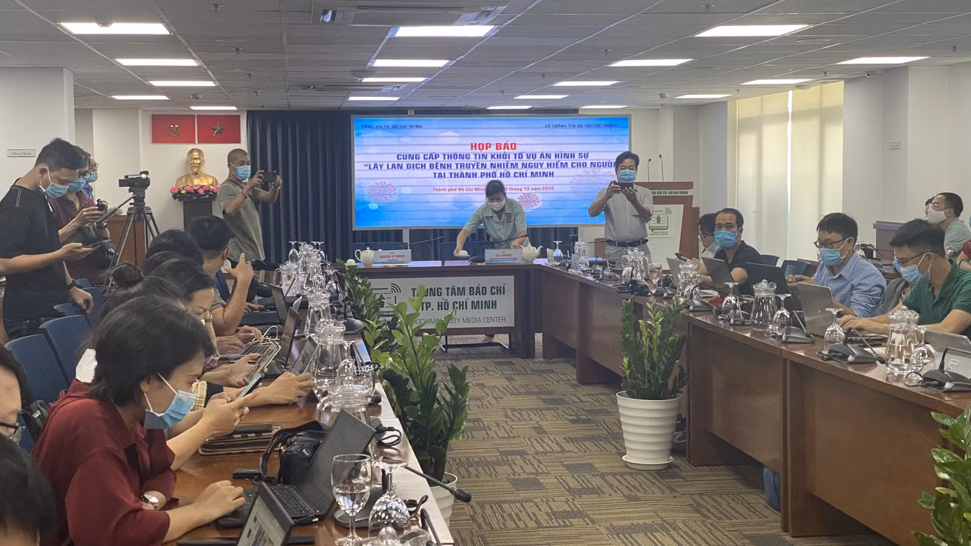 Khởi tố vụ án tiếp viên hàng không làm lây lan dịch COVID-19 ở TPHCM ảnh 1