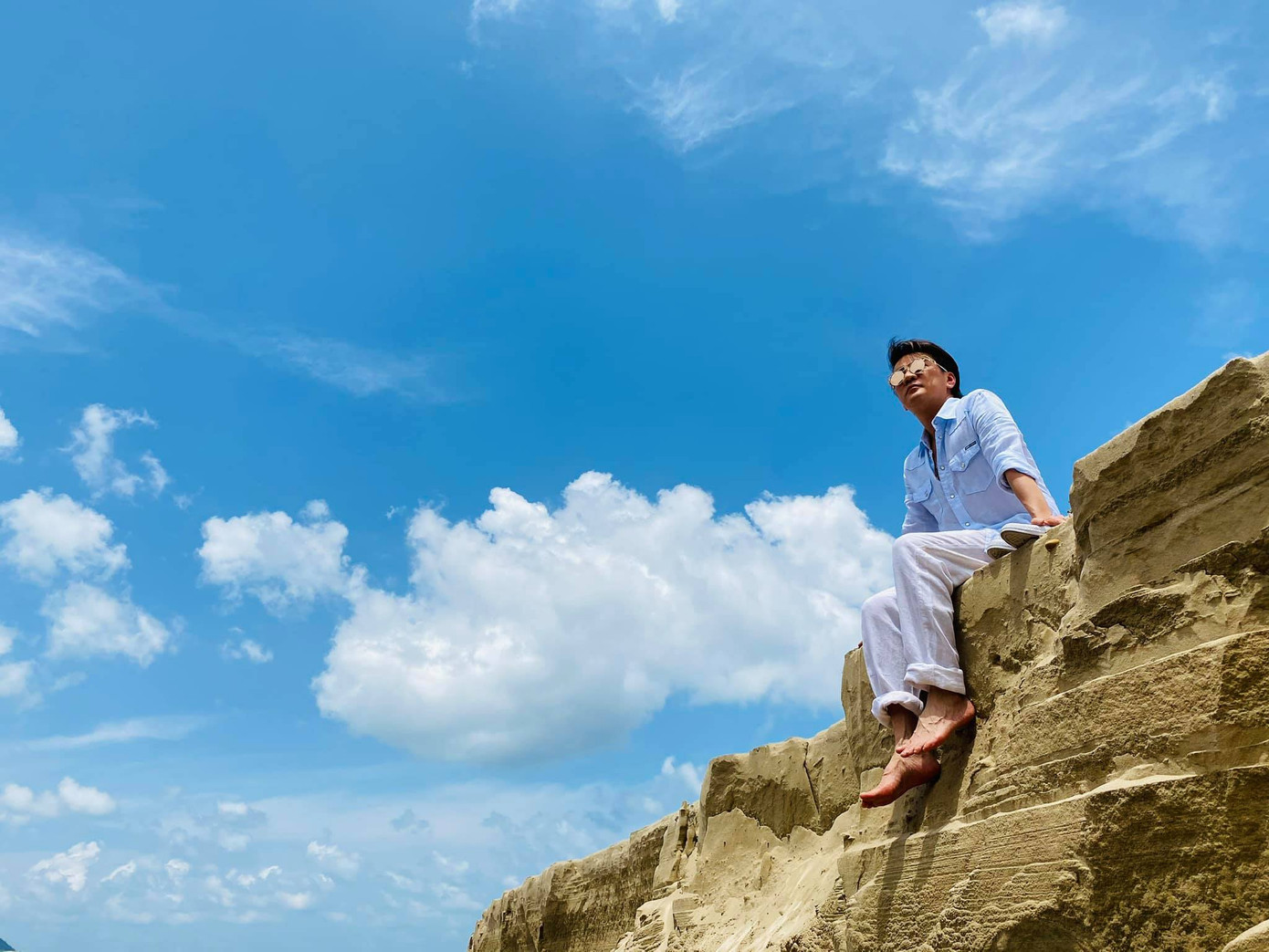 Quách Thu Phương tung ảnh sành điệu, khác hẳn bà mẹ hiền lành ở 'Đừng bắt em phải quên' ảnh 10